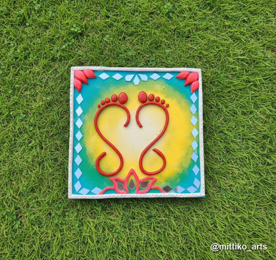 Lakshmi Charan Square Wall Plate – Vibrant Tropical Tones