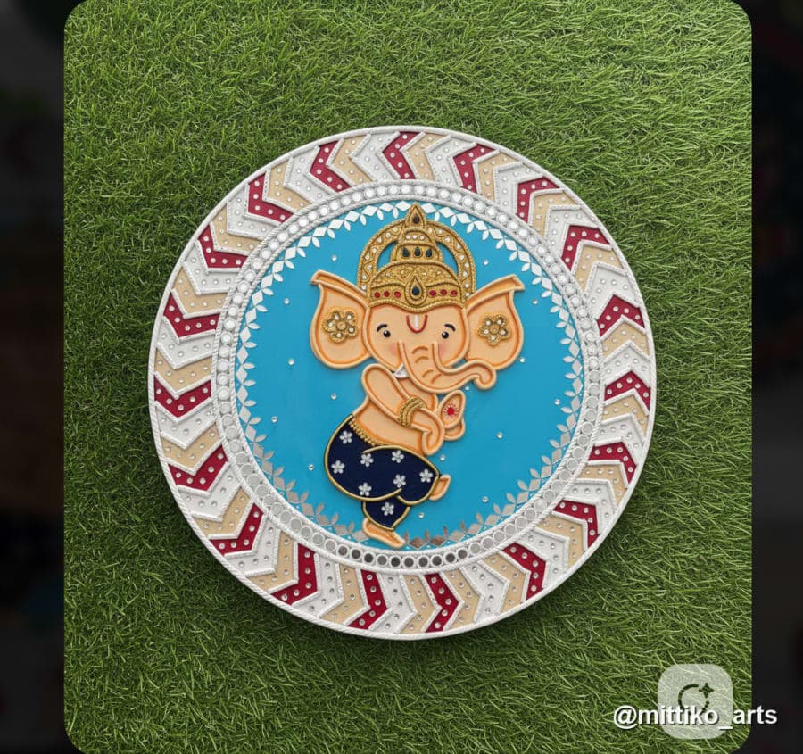 Bal Ganesha Wall Plate – Turquoise with Chevron Border
